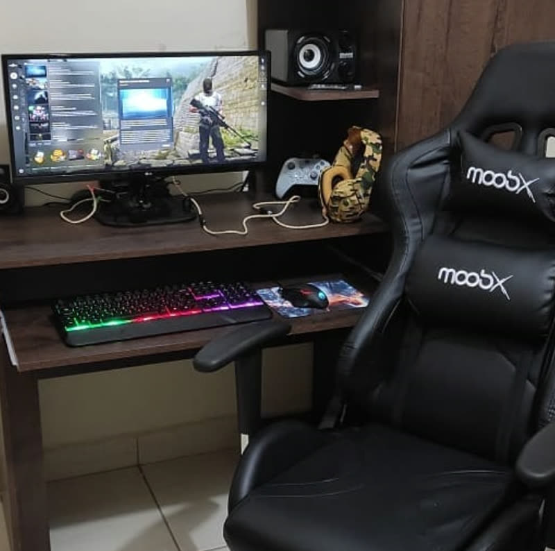 Setup gamer completo montado pela InforGamer na casa do cliente